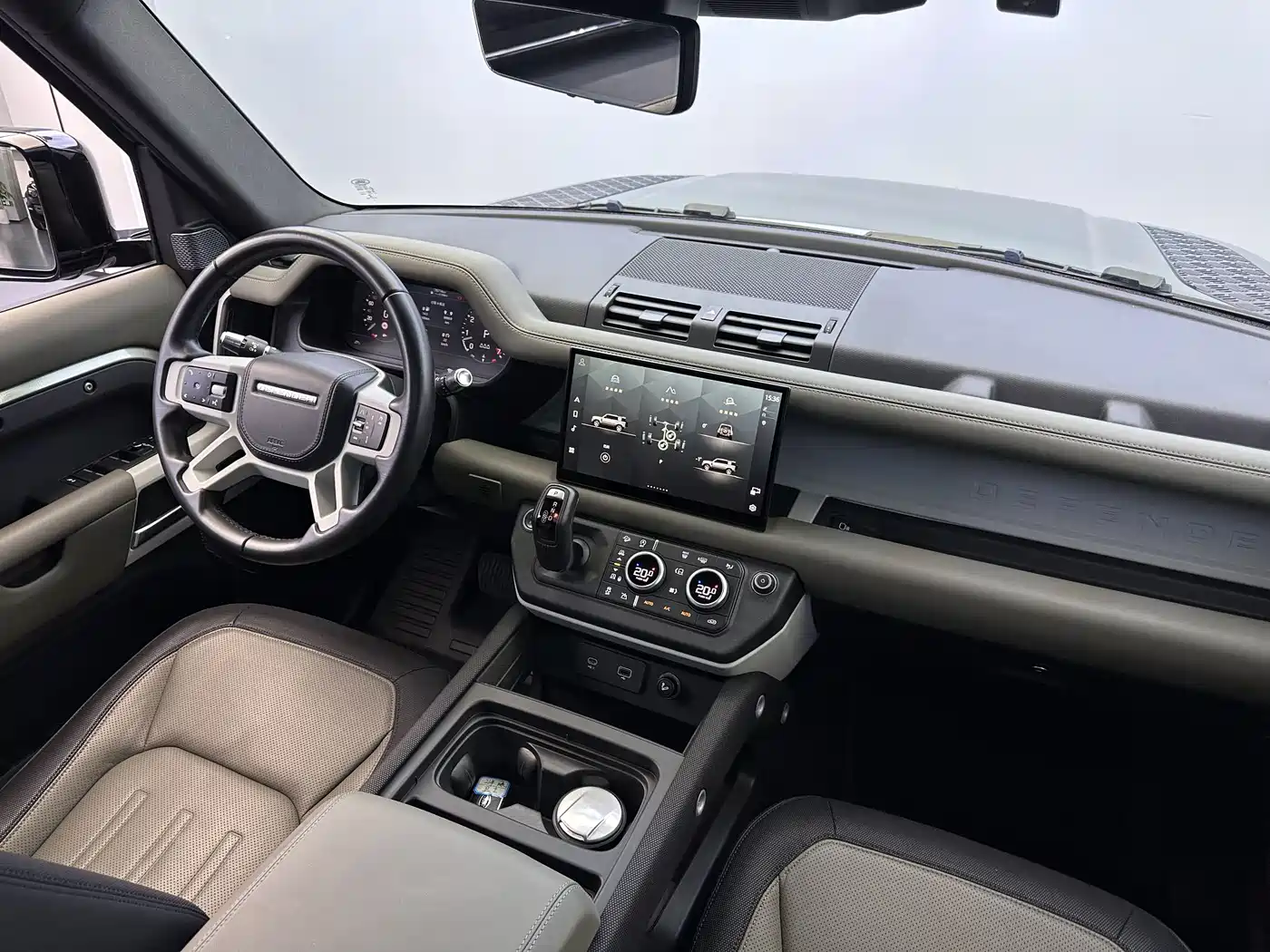Land Rover Defender 2022 110 P400 X-DYNAMIC HSE фото 17