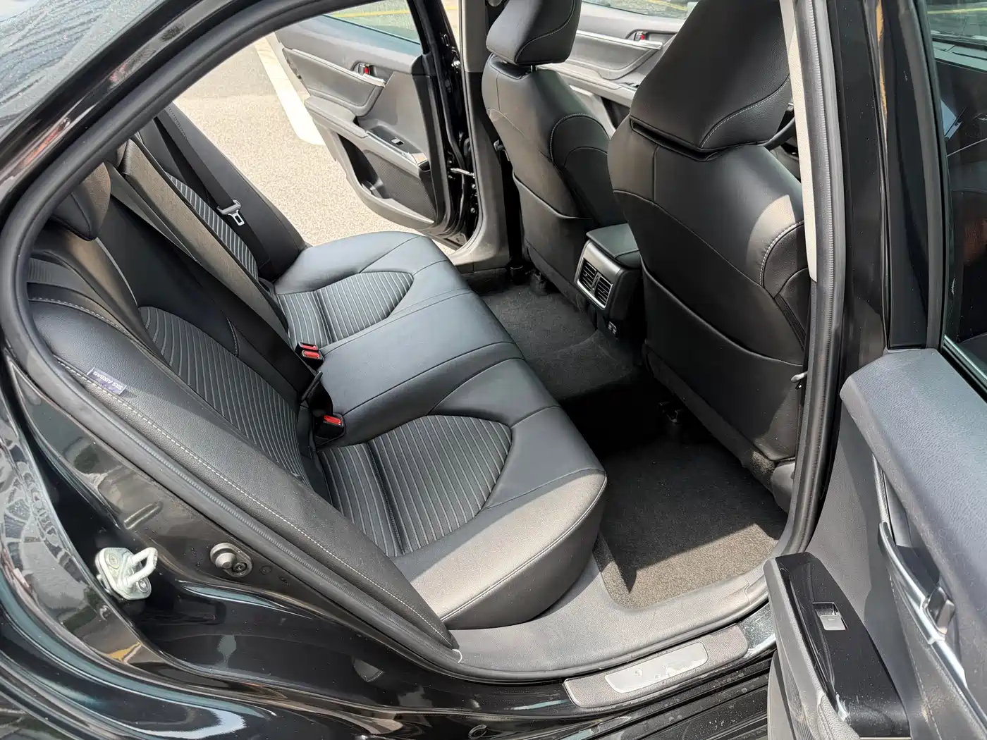 Toyota Camry 2022 2.5S Knight Edition фото 17