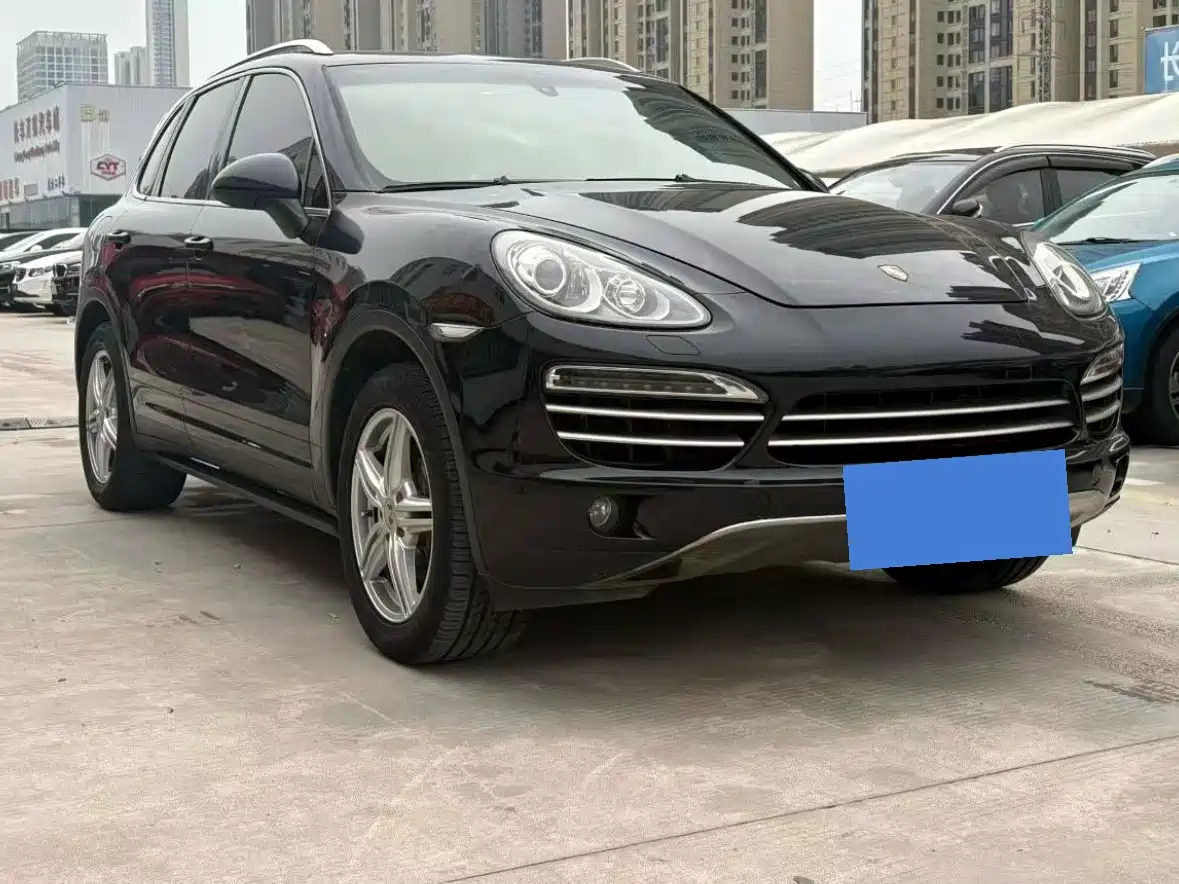 Porsche Cayenne 2014 Cayenne Platinum Edition 3.0T фото 3