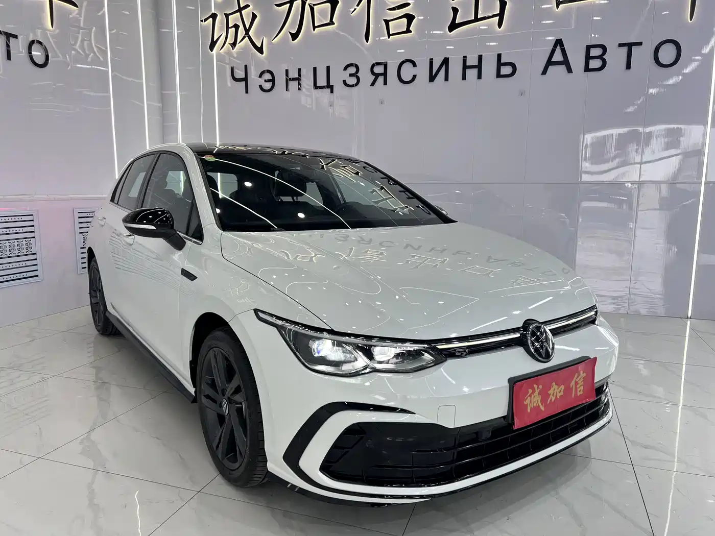 Volkswagen Golf 2023 280TSI DSG R-Line Lite фото 3