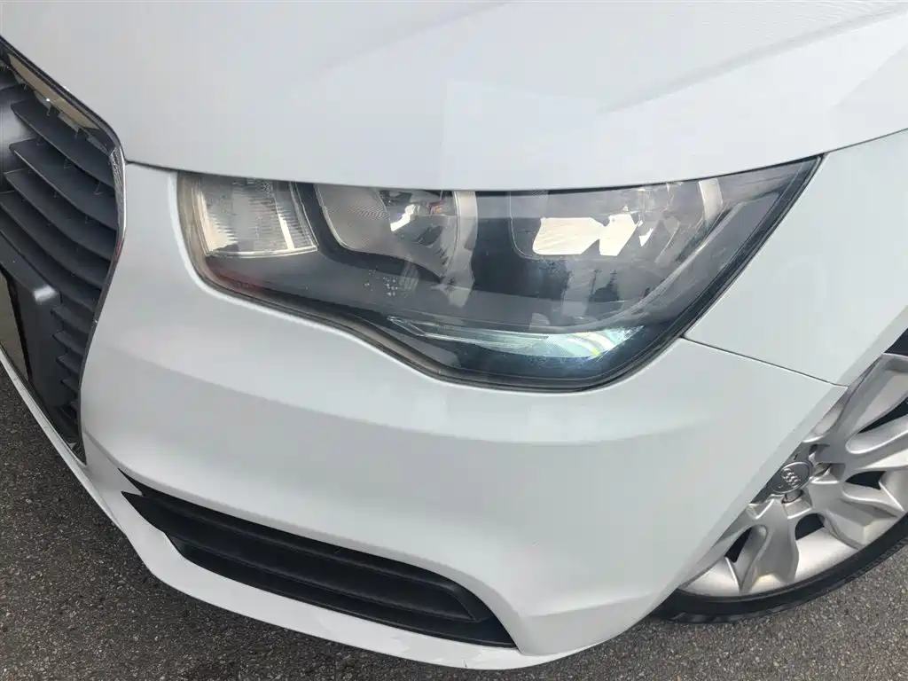 Audi A1 2013 Model 30 TFSI Sportback Urban фото 15