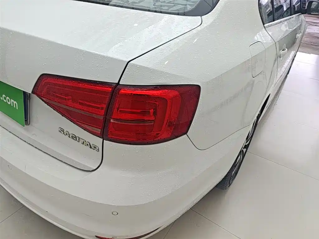 Volkswagen Sagitar 2017 1.6L Automatic Comfort фото 8