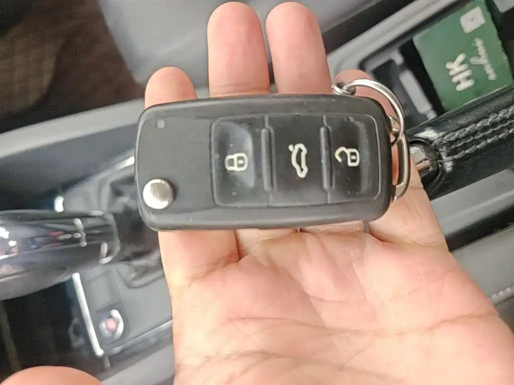 Volkswagen Sagitar 2017 1.6L Automatic Comfort фото 9