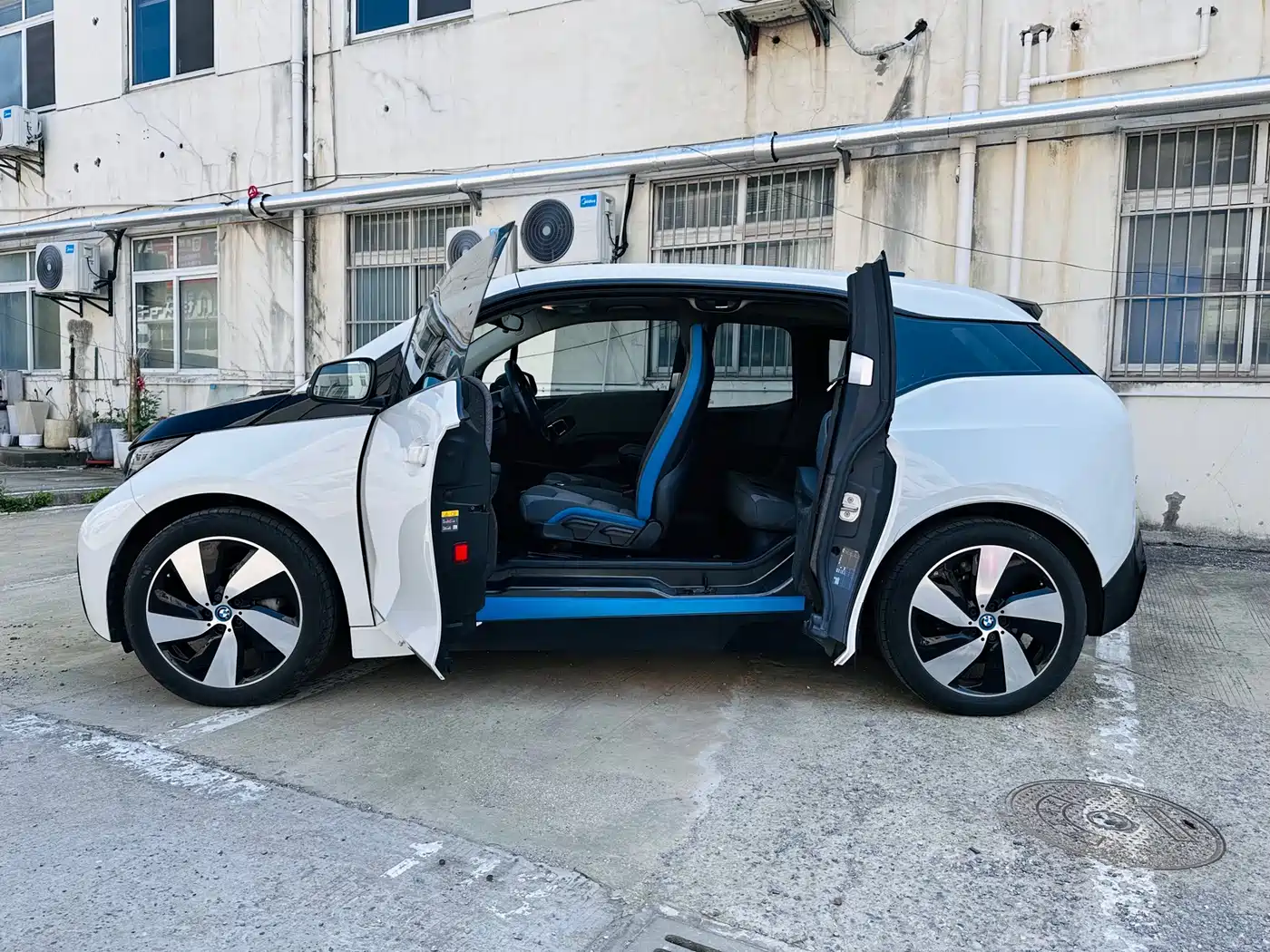 BMW i3 (Import) 2016 Upgraded Luxury Model фото 12
