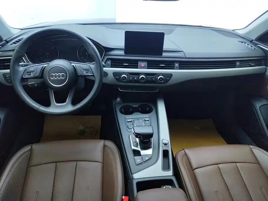 Фото 12 - Audi A4L