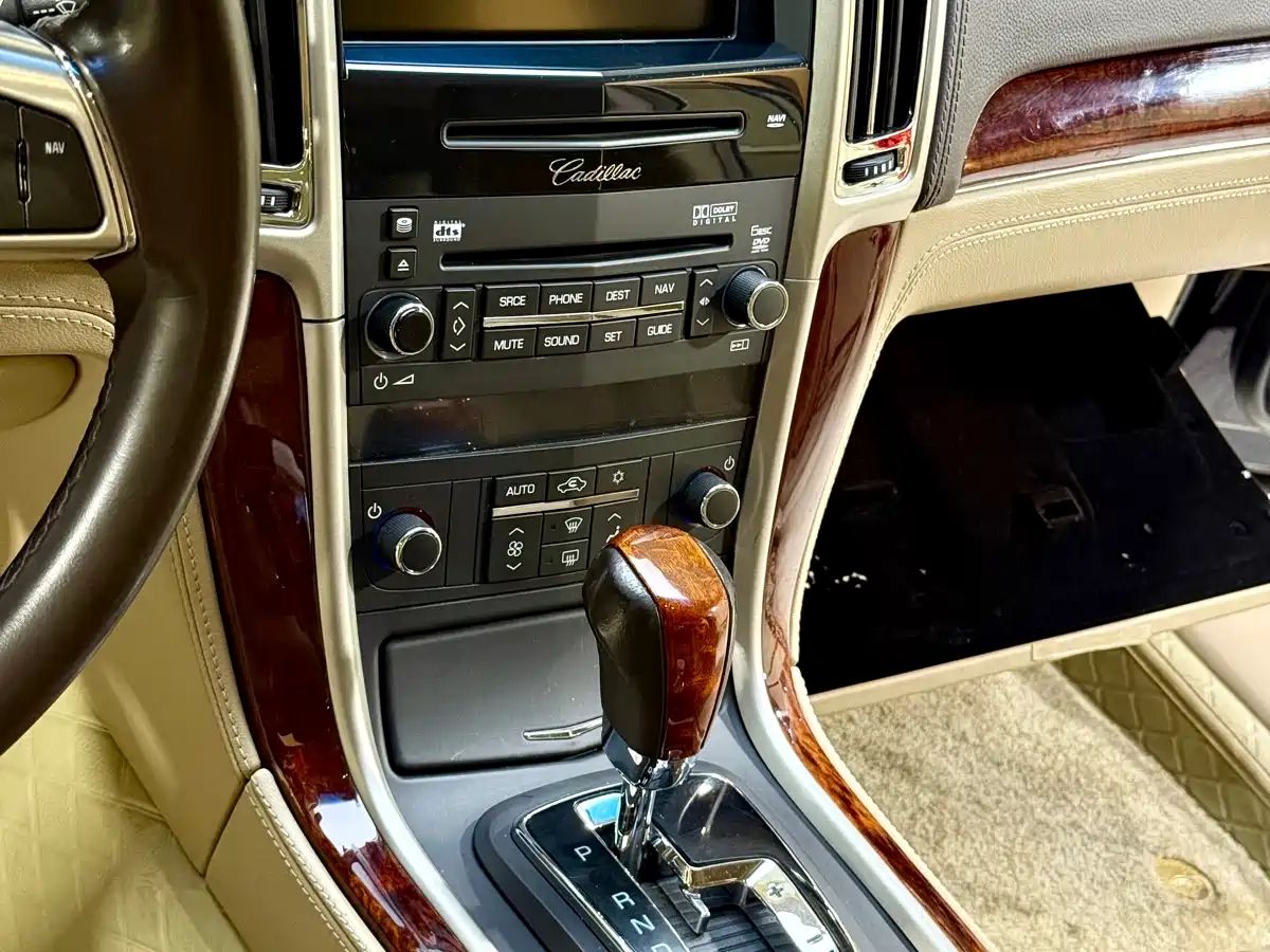 Cadillac SLS 2012 2.0T Comfort фото 10