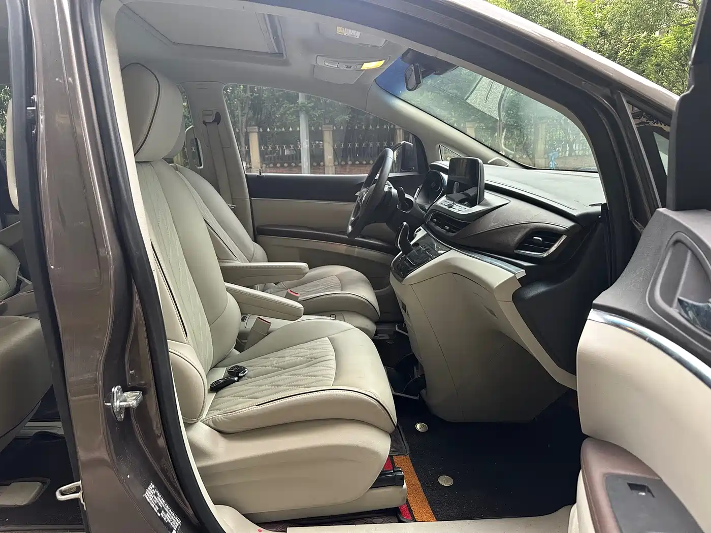 Buick GL8 2022 Land Business Class 652T Luxury фото 15