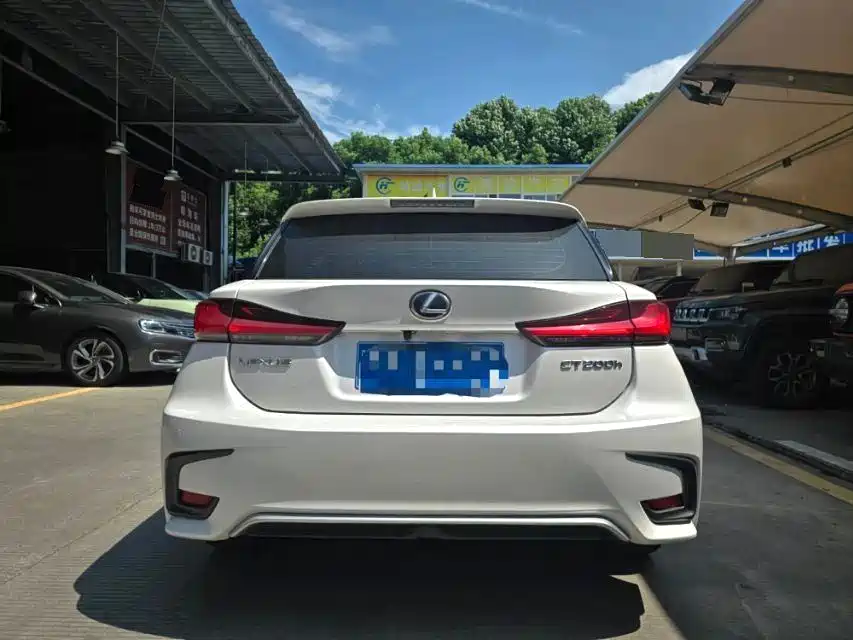 Lexus CT 2020 2017 CT200h Elite Edition Monochrome China V