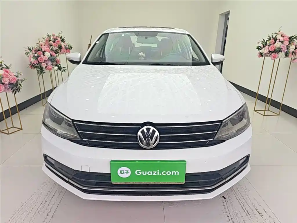 Volkswagen Sagitar 2017 1.6L Automatic Comfort фото 3
