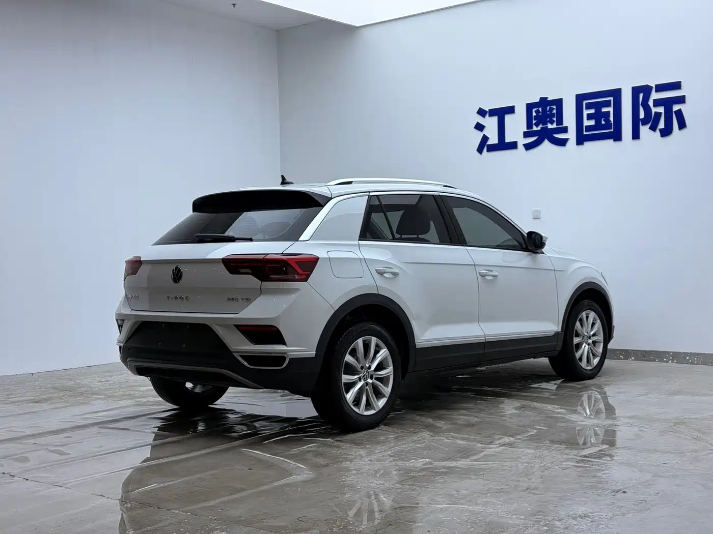 Volkswagen T-ROC 2021 Facelift 280TSI DSG 2WD Elite Smart Connect Edition фото 17