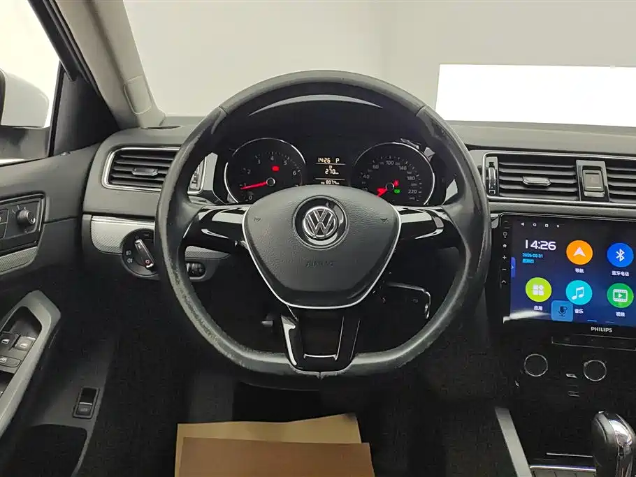 Volkswagen Sagitar 2015 1.6L Automatic Comfort фото 15