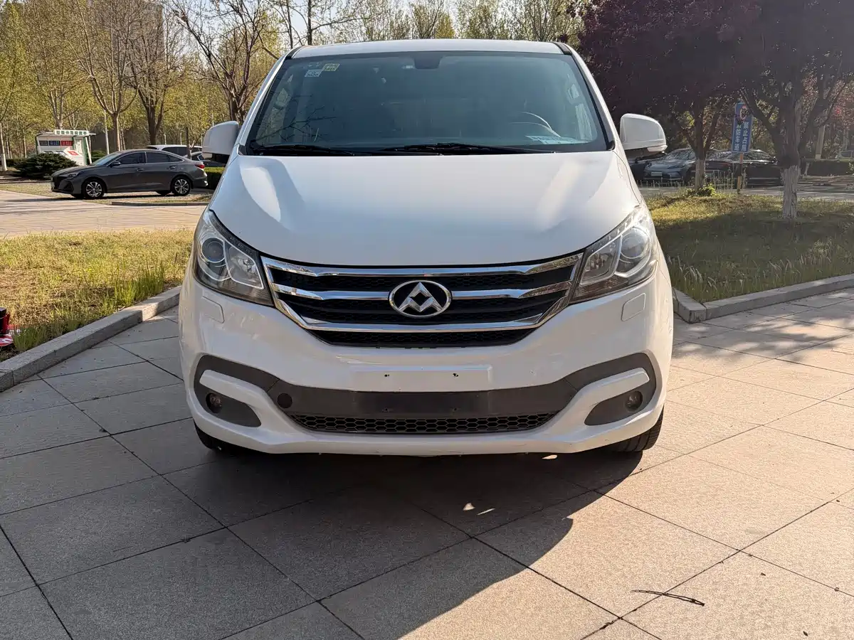 SAIC Maxus Maxus G10 2014 2.0T Automatic Luxury Executive Edition