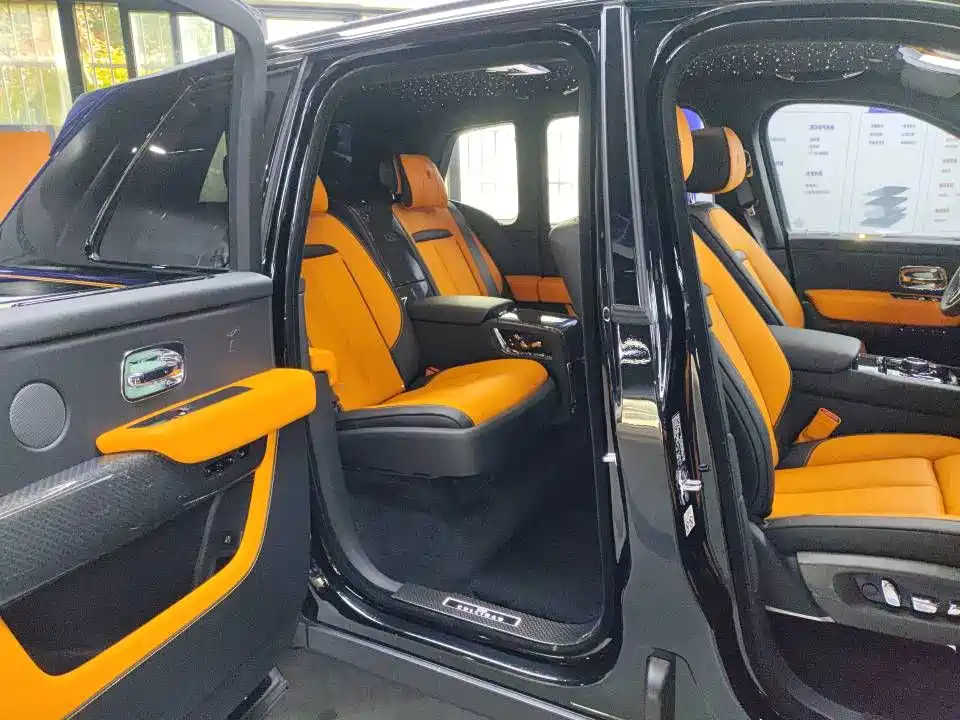 Photo 9 - Rolls-Royce Cullinan