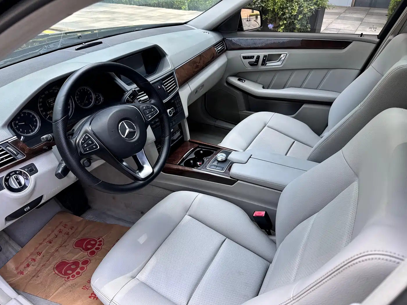 Mercedes-Benz E-Class 2012 E 300 L Fashion фото 7