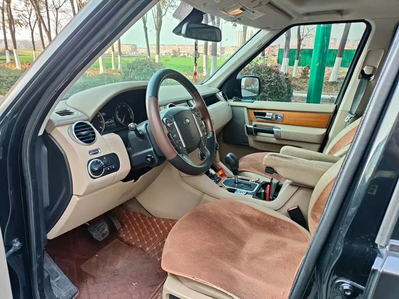 Land Rover Discovery 2011 4.0 V6 HSE фото 7