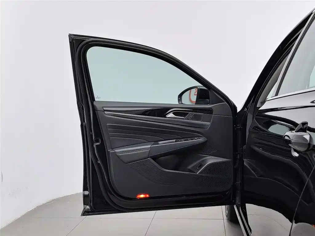 Volkswagen Passat 2023 Facelift 330TSI Elite Edition фото 8