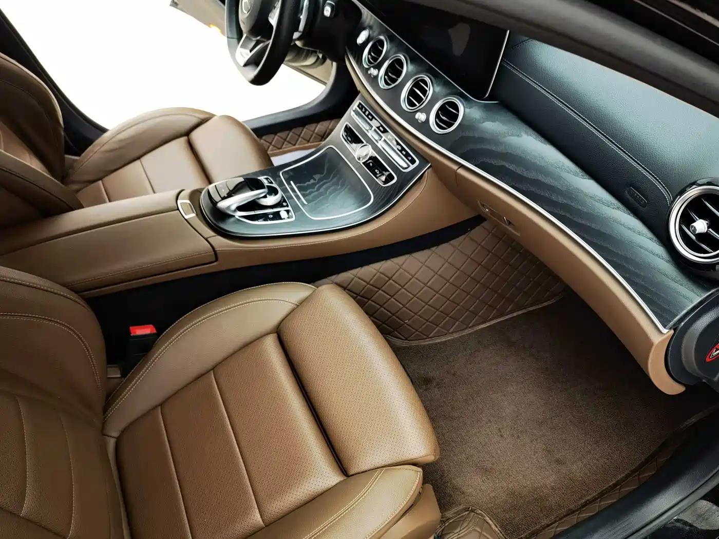 Mercedes-Benz E-Class 2018 Facelift E 200 L Sport фото 10