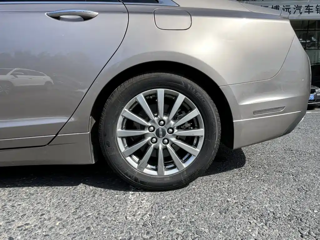 Lincoln MKZ 2019 2018 2.0T Premium Edition