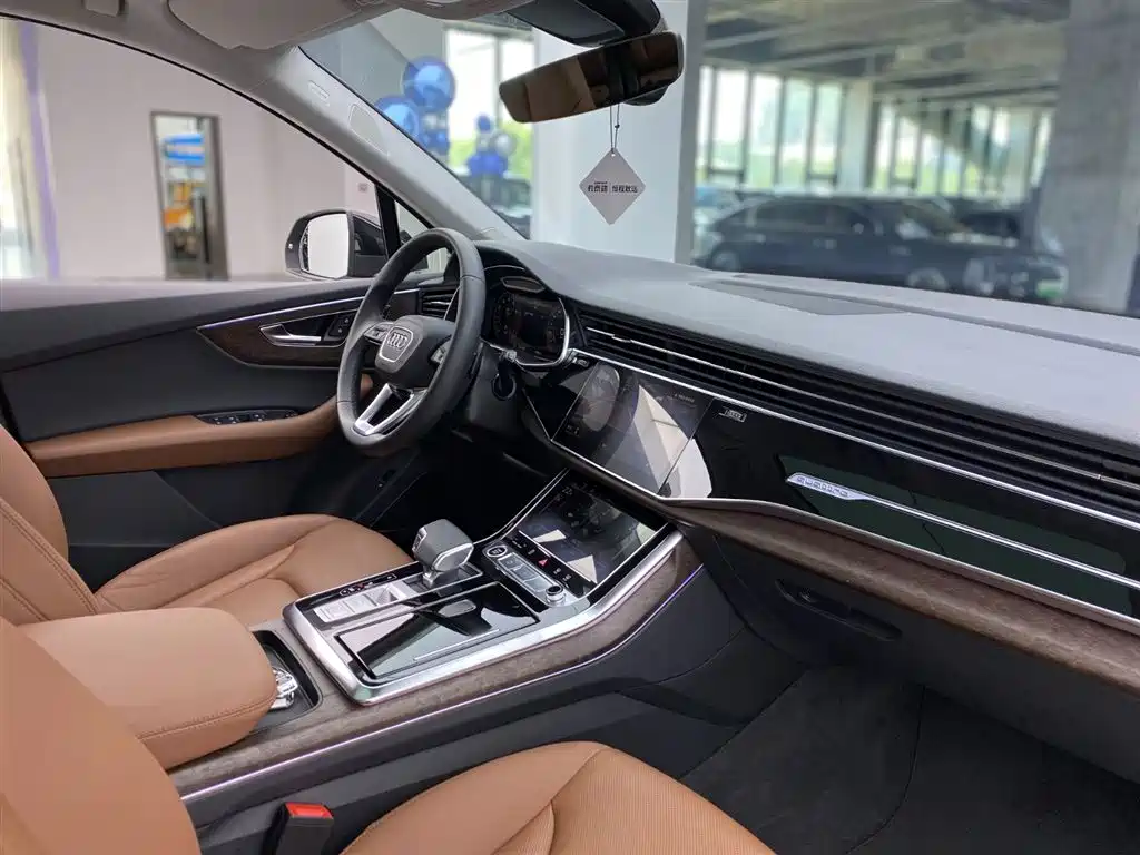 Audi Q7 2022 55 TFSI quattro S line Sport фото 9