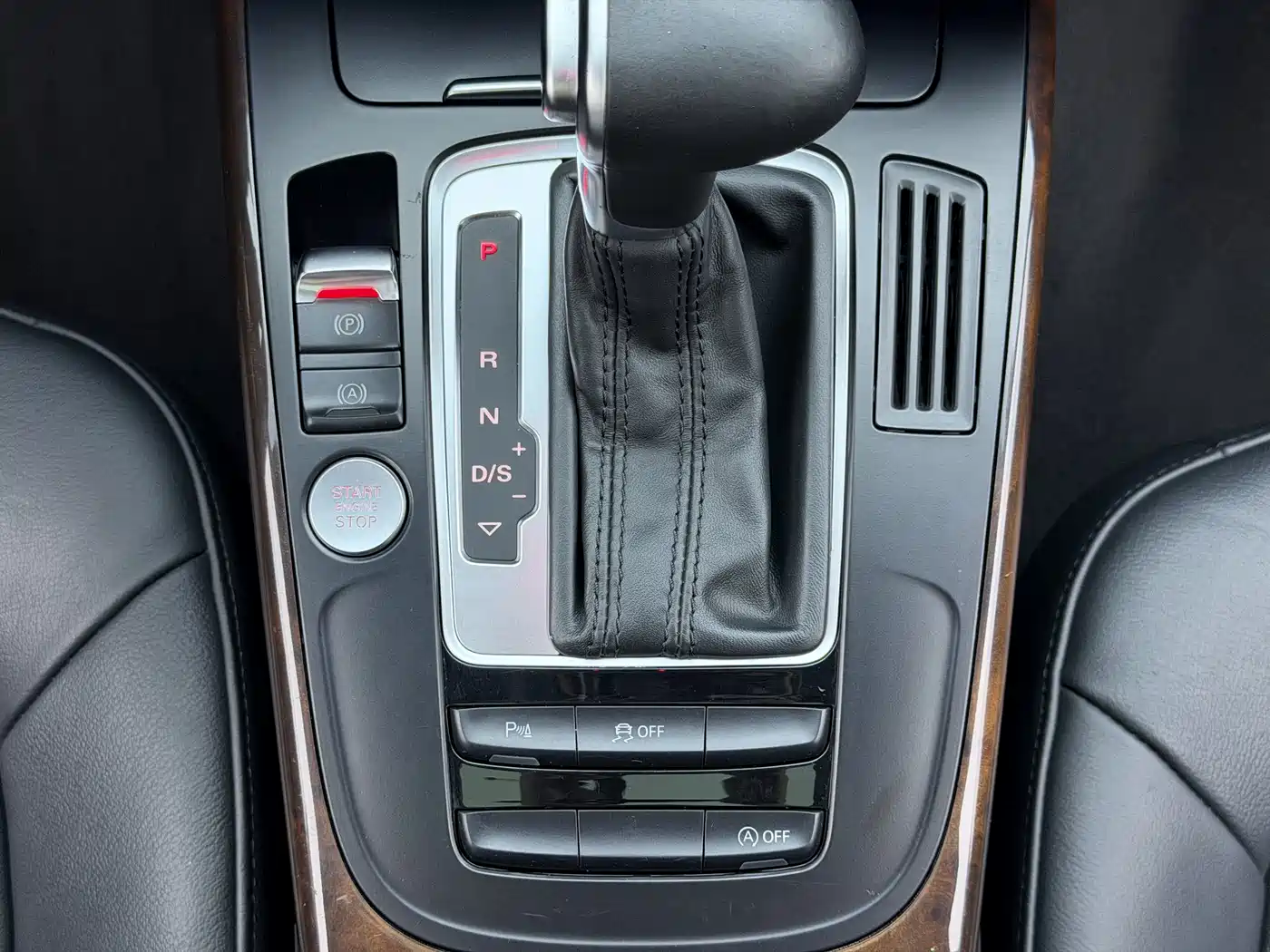Audi A4L 2016 35 TFSI Collector's Edition S line Comfort фото 7