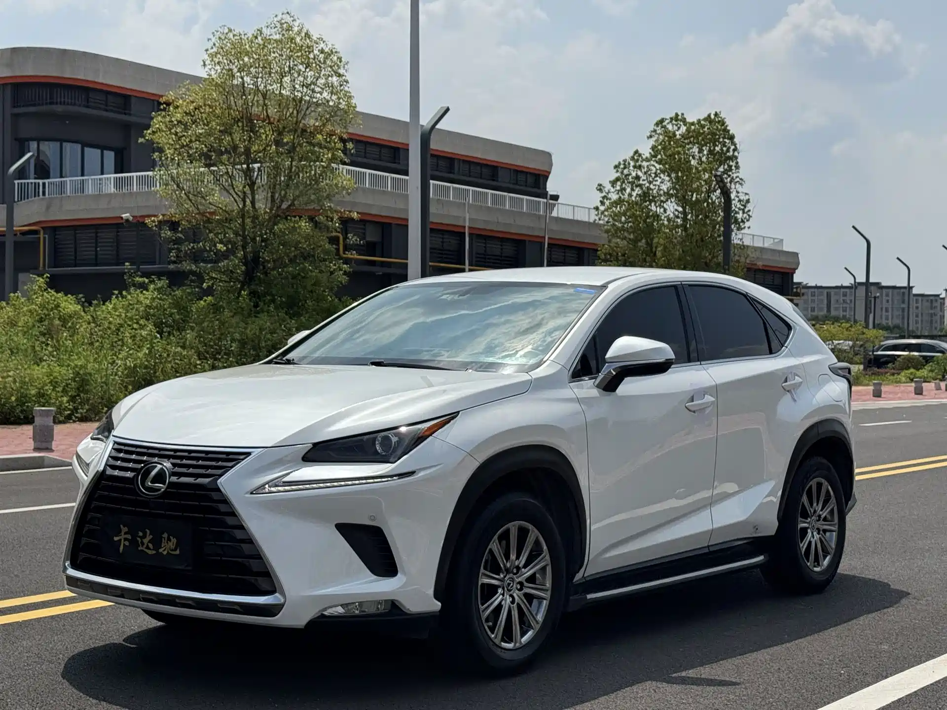 Фото 1 - Lexus NX