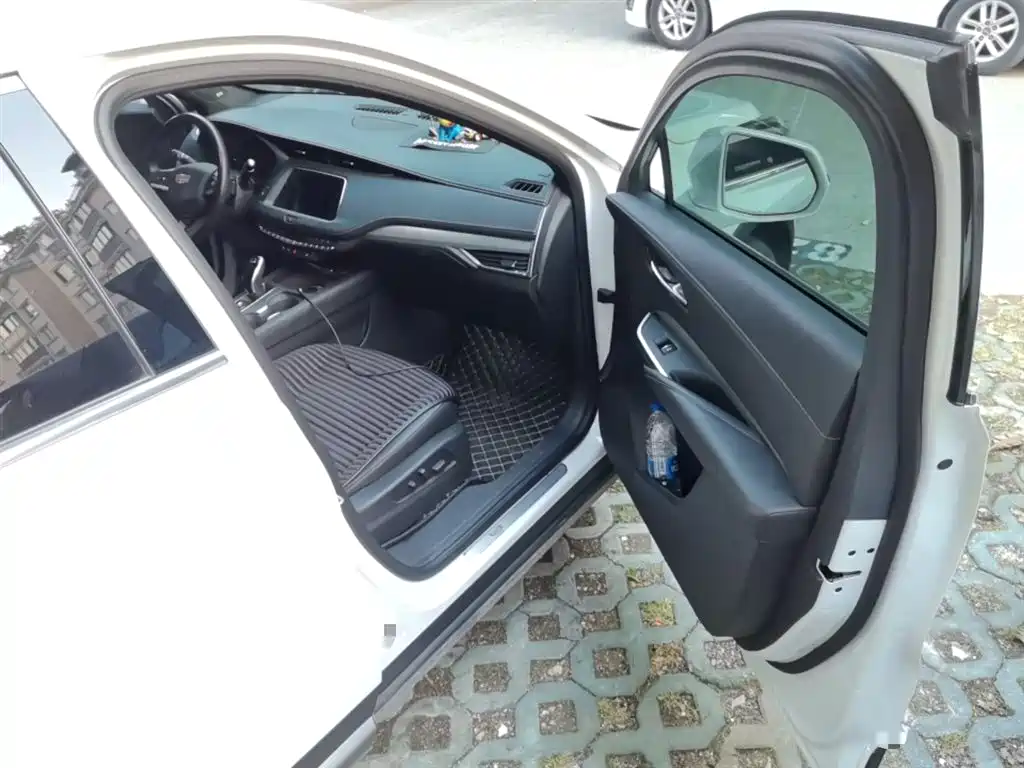 Cadillac XT4 2020 28T FWD Leading Trim фото 20