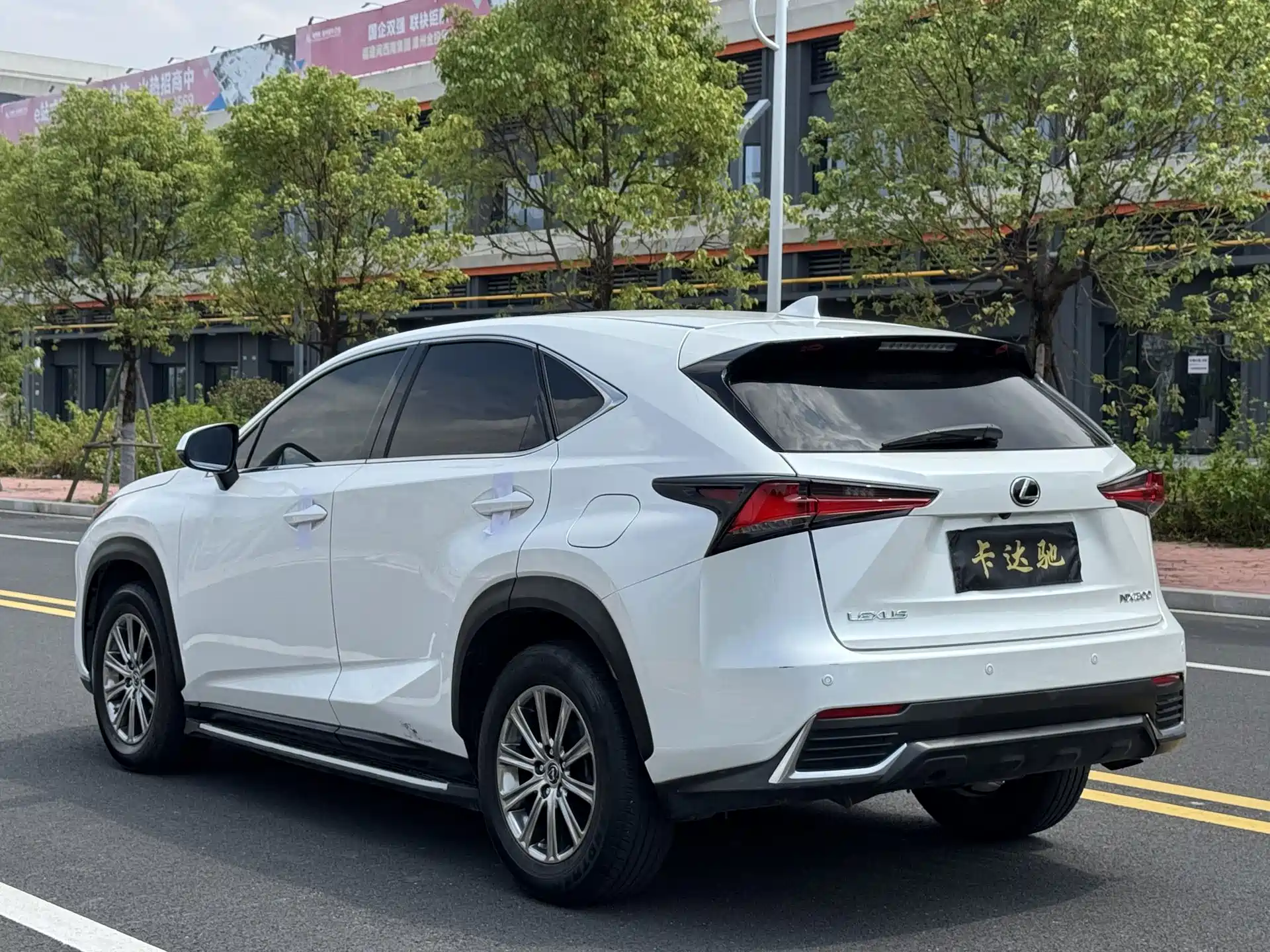 Фото 7 - Lexus NX