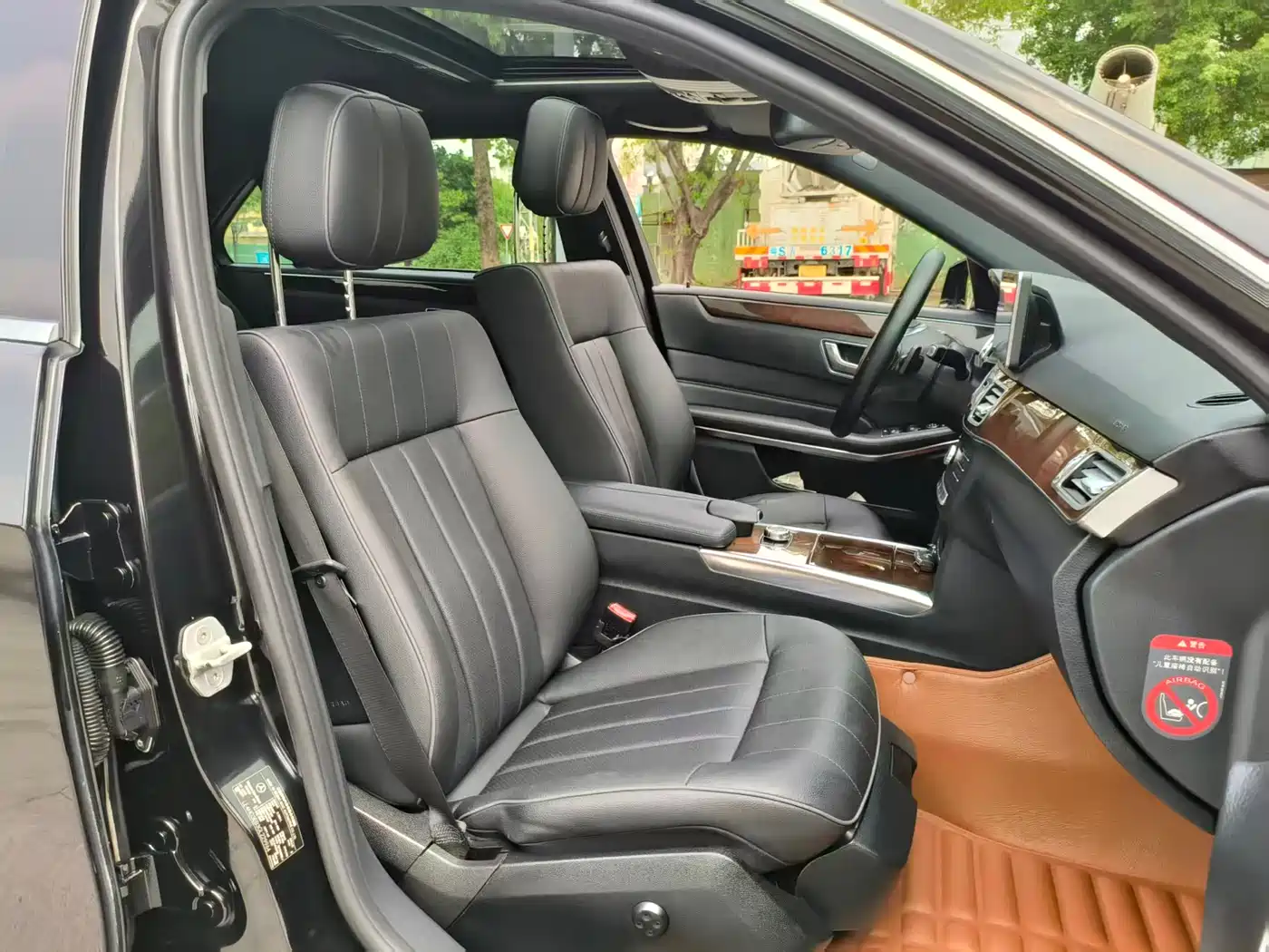 Mercedes-Benz E-Class 2015 Facelift E 200 L фото 11