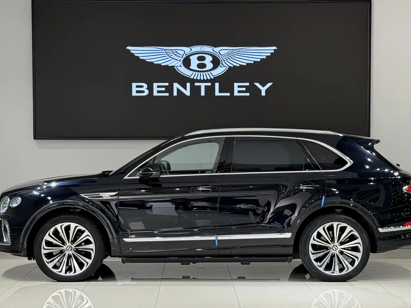 Bentley Bentayga 2022 4.0T V8 фото 3