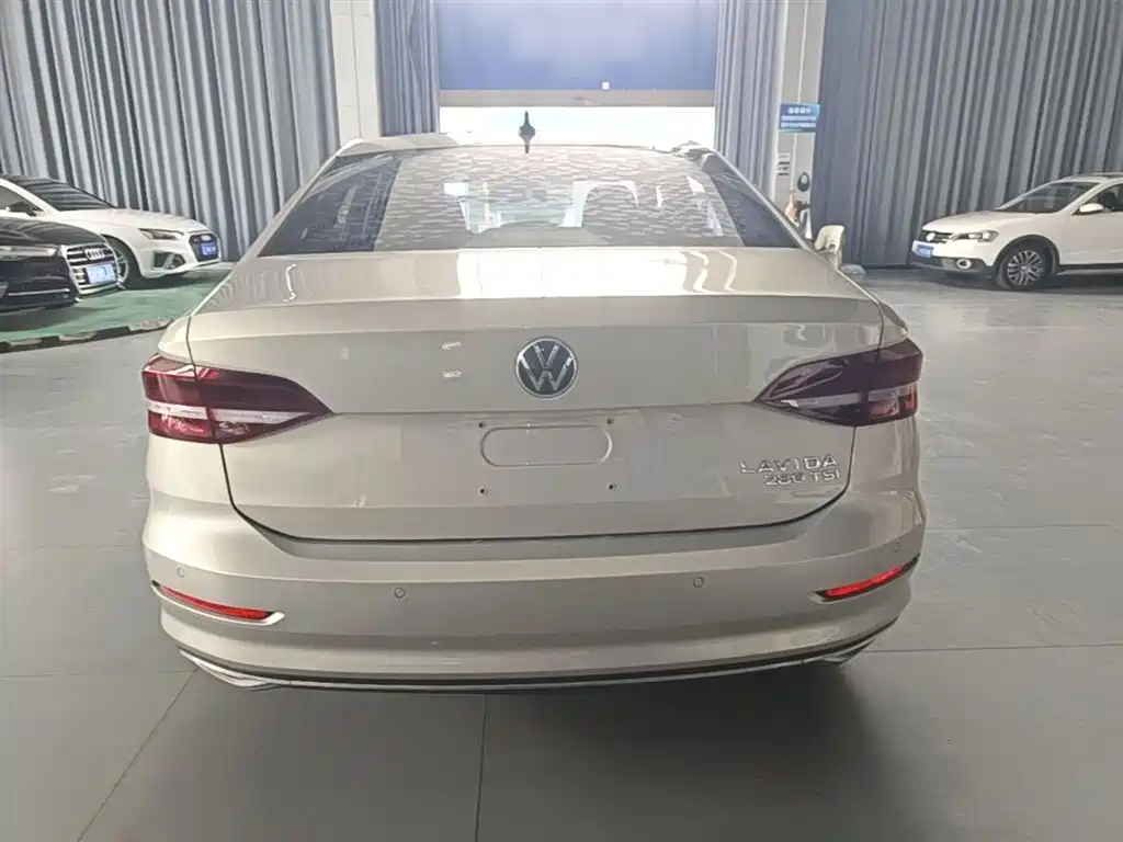 Volkswagen Lavida 2022 280TSI DSG Comfort Edition фото 6