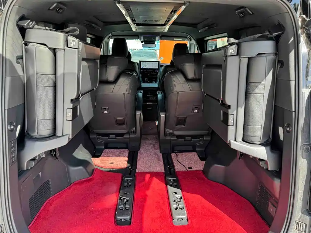 Toyota Vellfire 2024 Crown Hybrid 2.5L Premium Edition фото 6