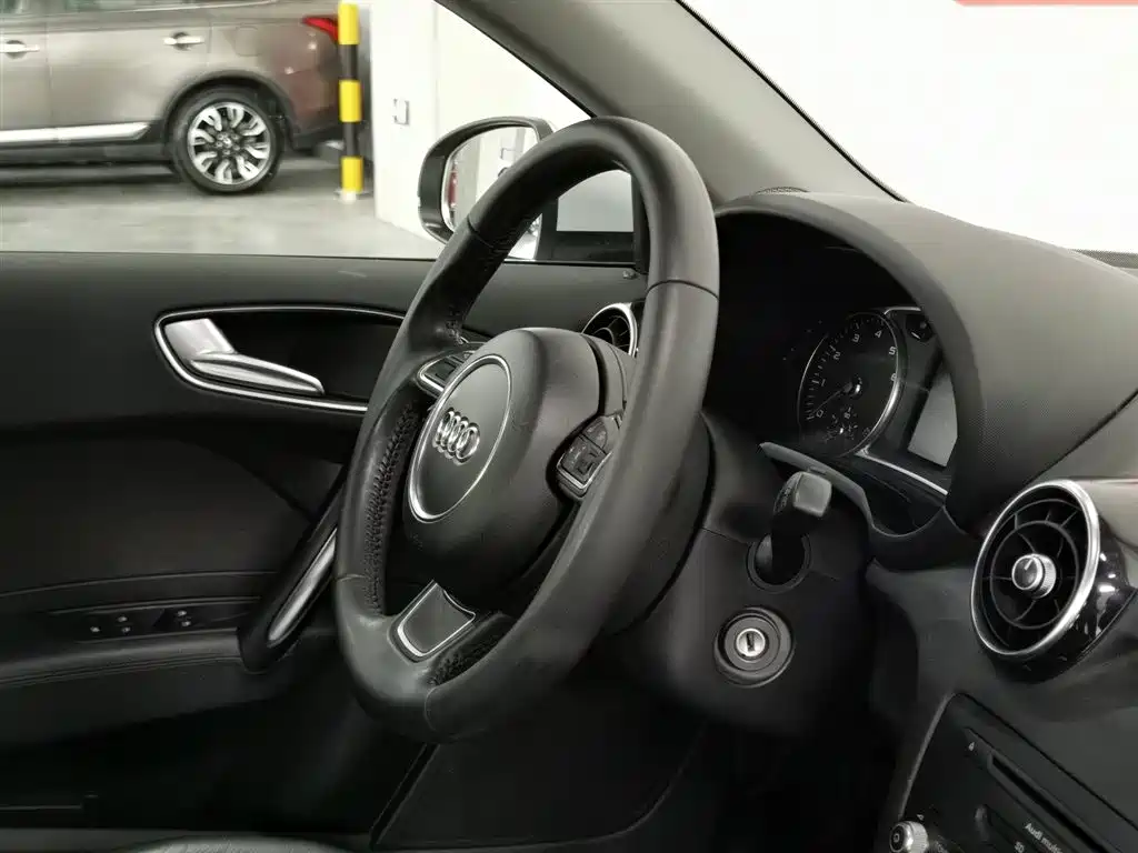 Audi A1 2014 30 TFSI Sportback Comfort фото 22