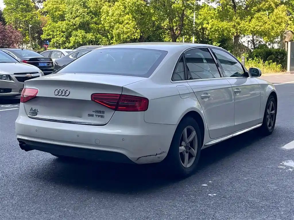 Audi A4L 2015 35 TFSI Auto Standard фото 5