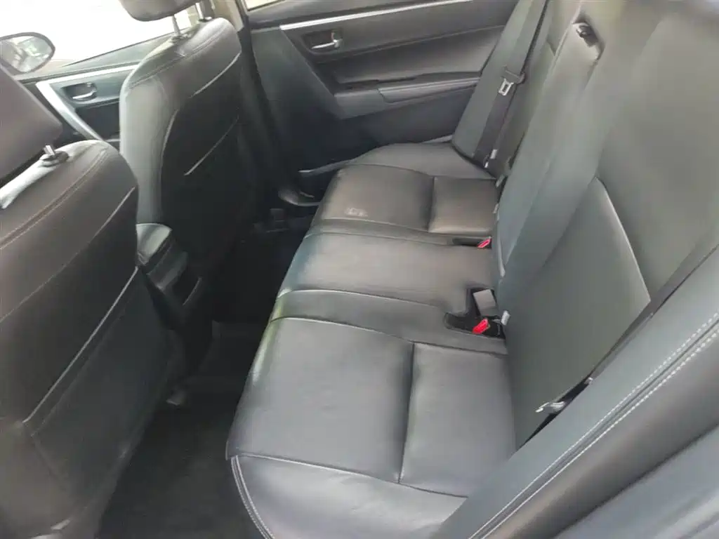 Toyota Corolla 2017 Facelift Hybrid 1.8L E-CVT Elite Edition фото 17