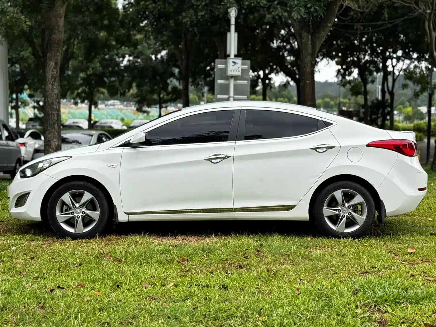 Hyundai Langdong 2012 1.6L Automatic Fashion фото 4