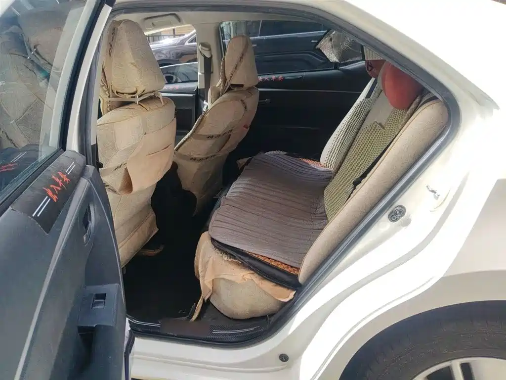 Toyota Corolla 2014 1.6L CVT GL фото 14