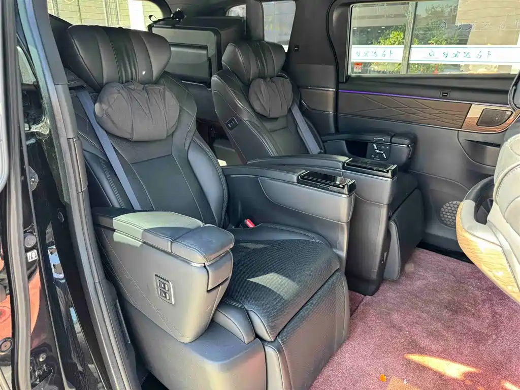 Toyota Vellfire 2024 Crown Hybrid 2.5L Premium Edition фото 4