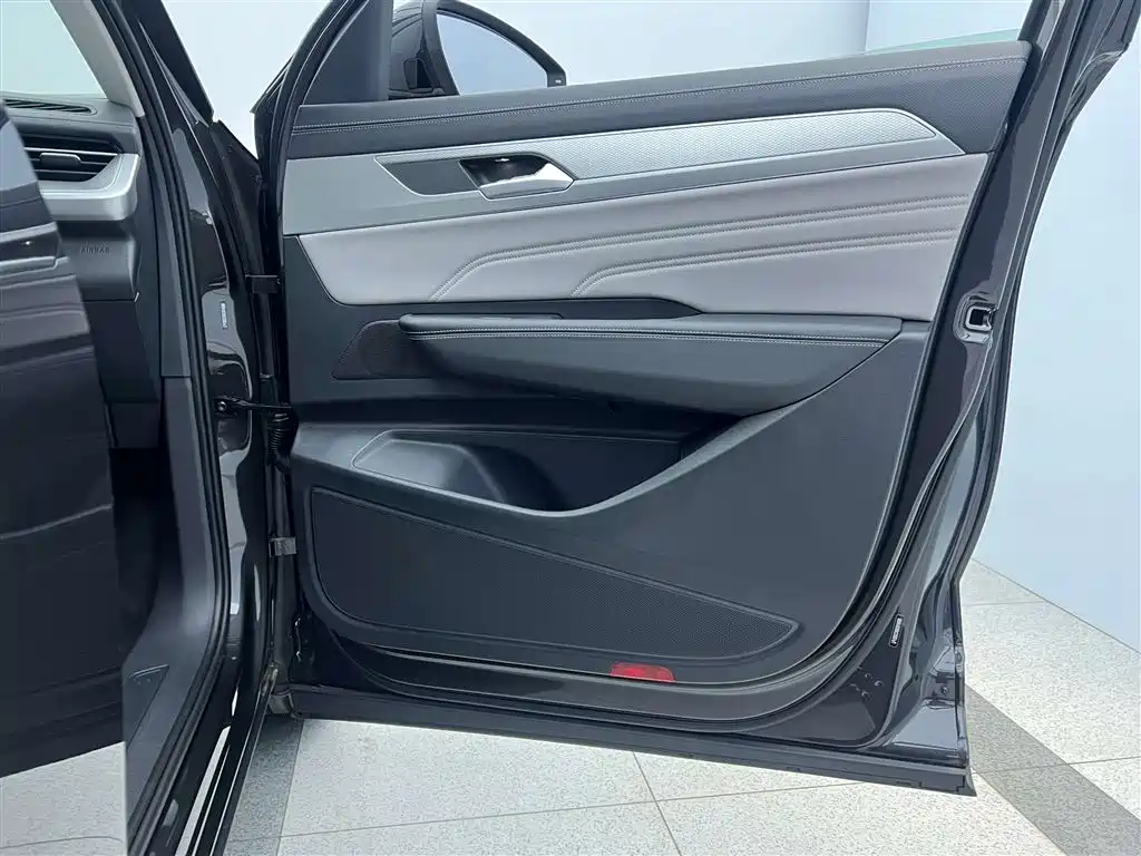 Volkswagen Talagon 2025 330TSI Luxury Cruise Public Edition фото 31