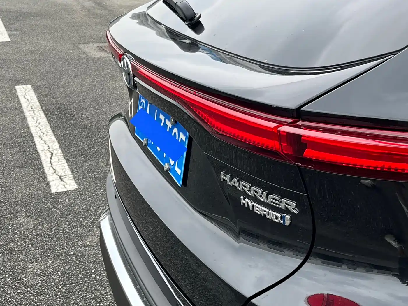 Toyota Lingfang HARRIER 2023 Hybrid 2.5L CVT 2WD Luxury Edition фото 6