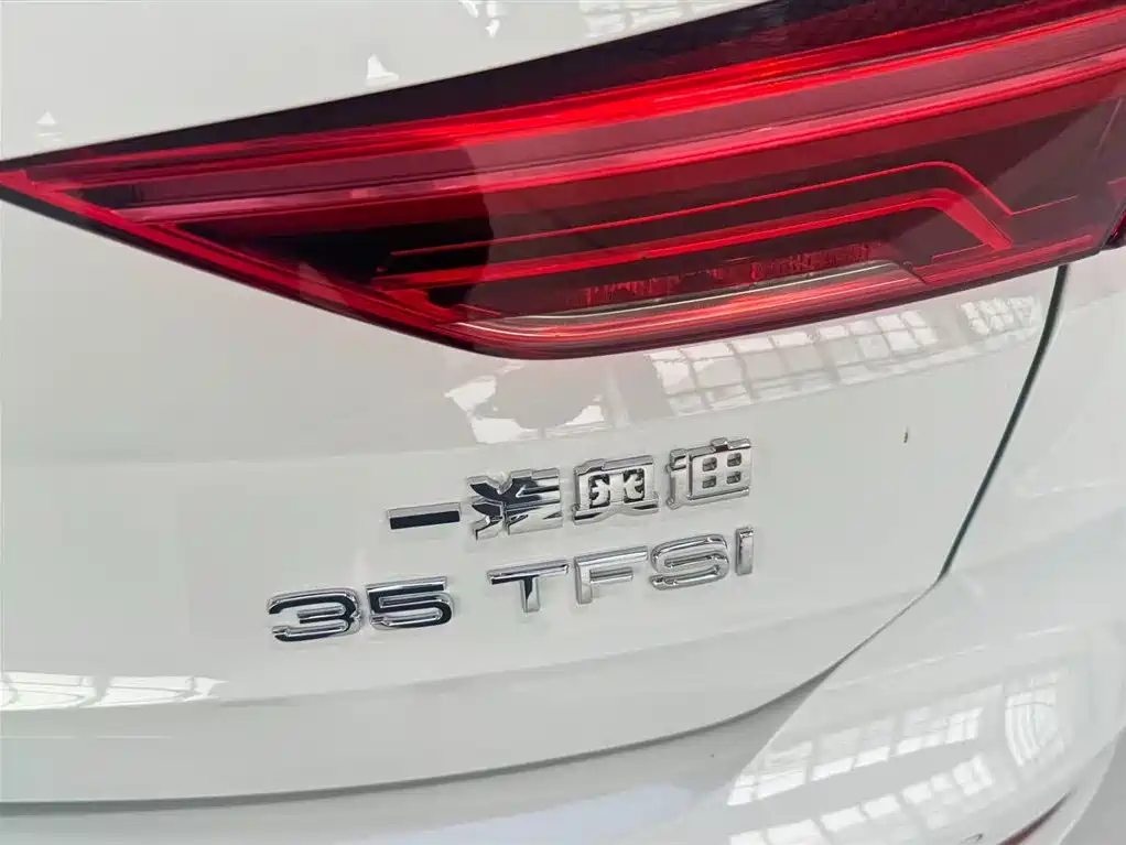 Audi Q3 2024 35 TFSI Fashion Sport фото 11