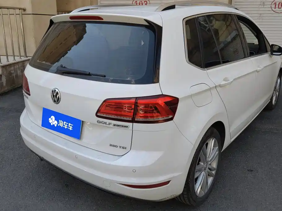 Volkswagen Golf Sportsvan 2016 280TSI Automatic Luxury фото 3