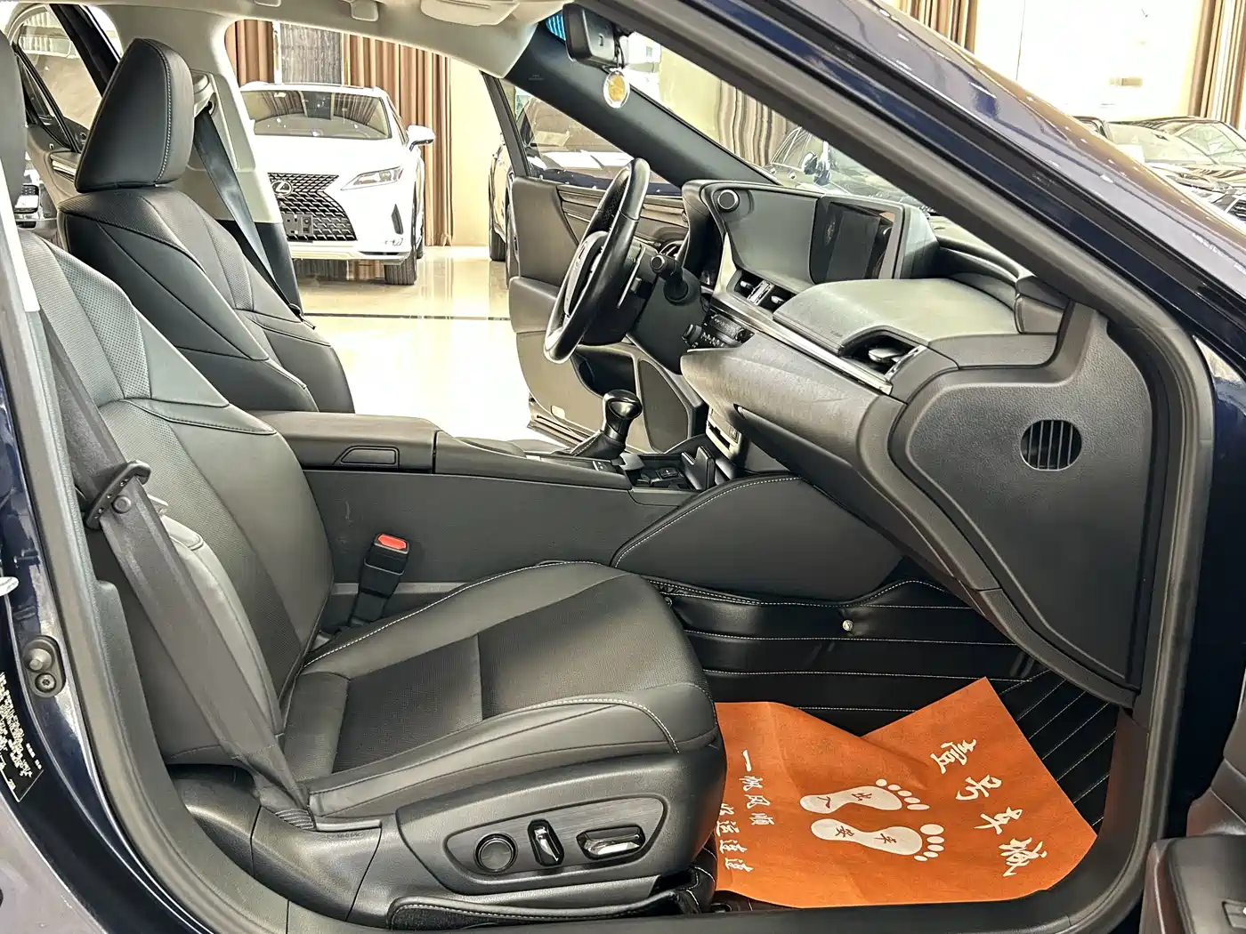 Lexus ES 2020 200 Excellence фото 14