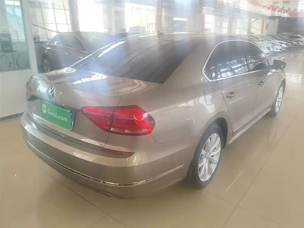 Volkswagen Passat 2017 330TSI DSG Prestige фото 7