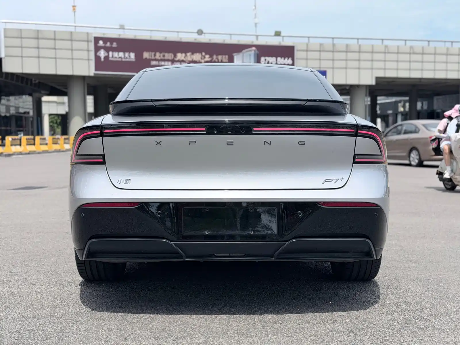 Фото 5 - XPeng P7+