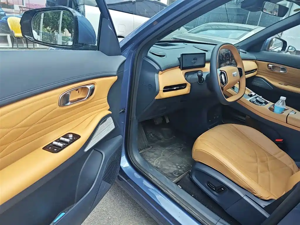 Geely Galaxy Galaxy Starship 7 EM-i 2025 120km Navigation Edition фото 12