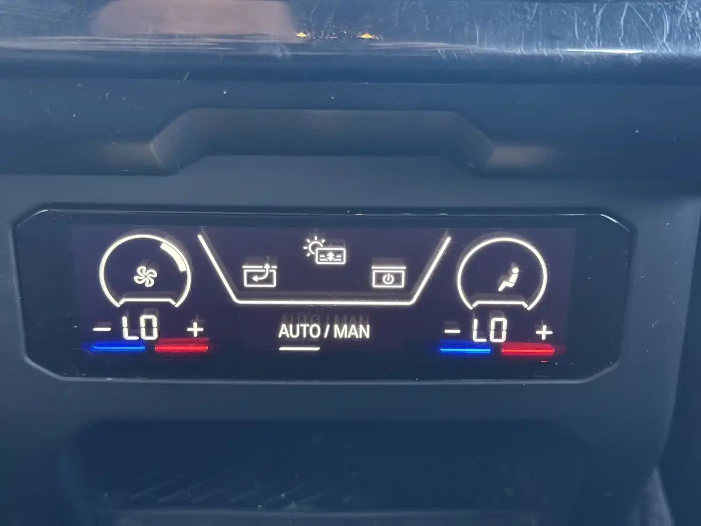 BMW i5 2024 eDrive 35L Premium Model M Sport Package фото 14