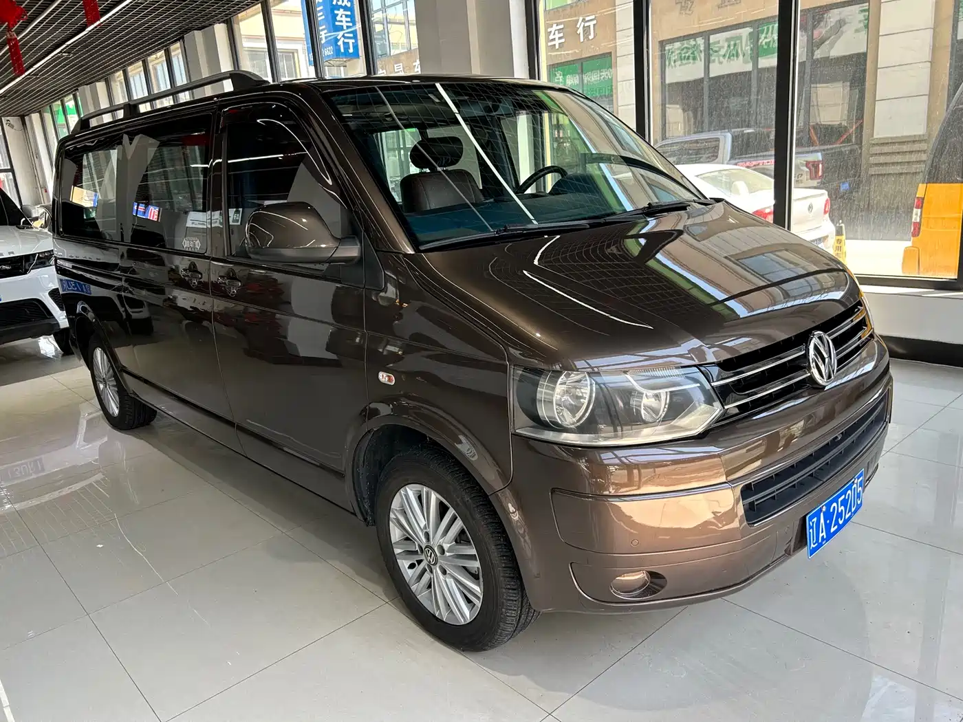 Volkswagen Caravelle 2014 2.0TSI 4WD Comfort Edition фото 2