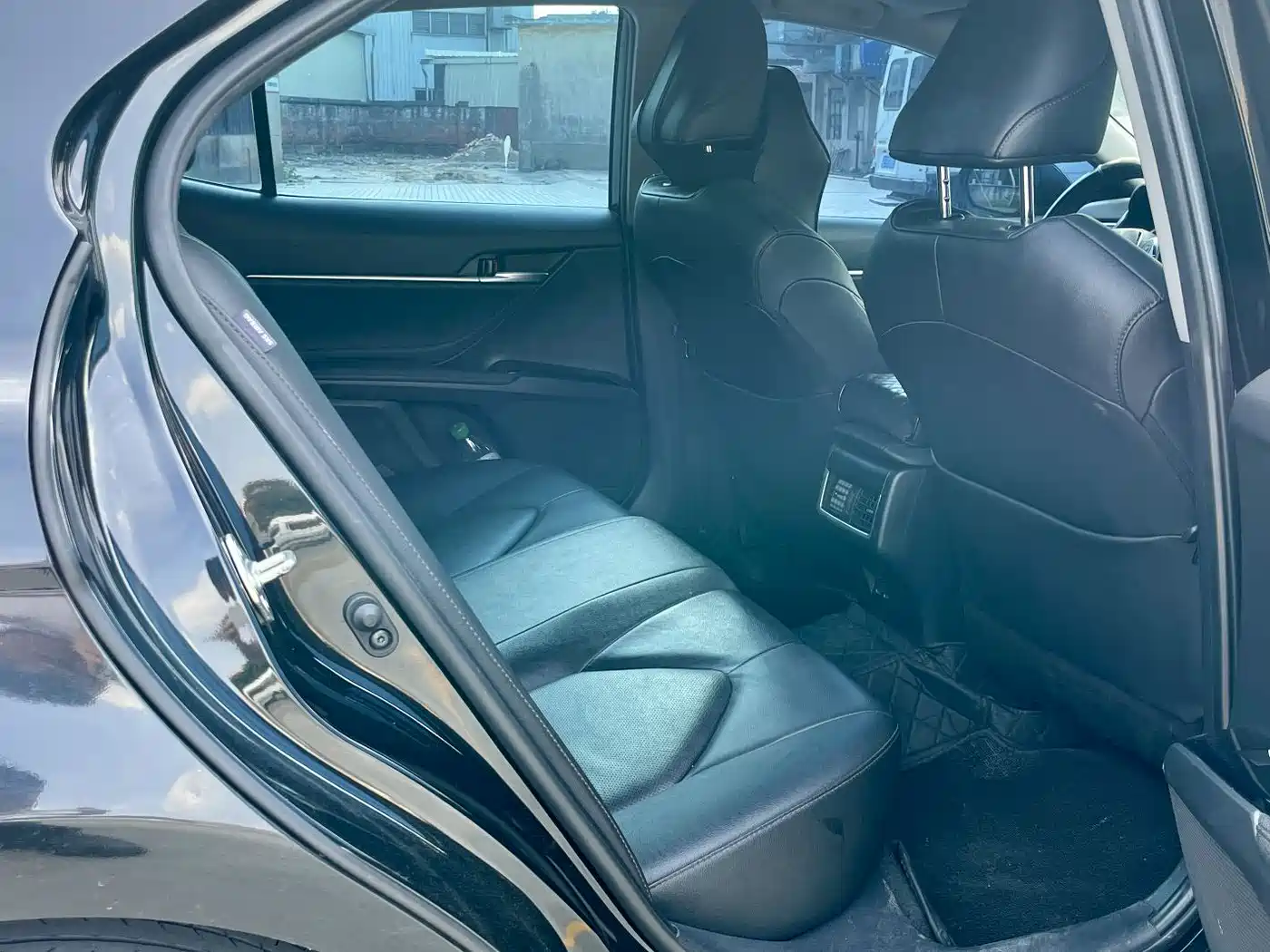 Toyota Camry 2023 2.0G Luxury Edition фото 9