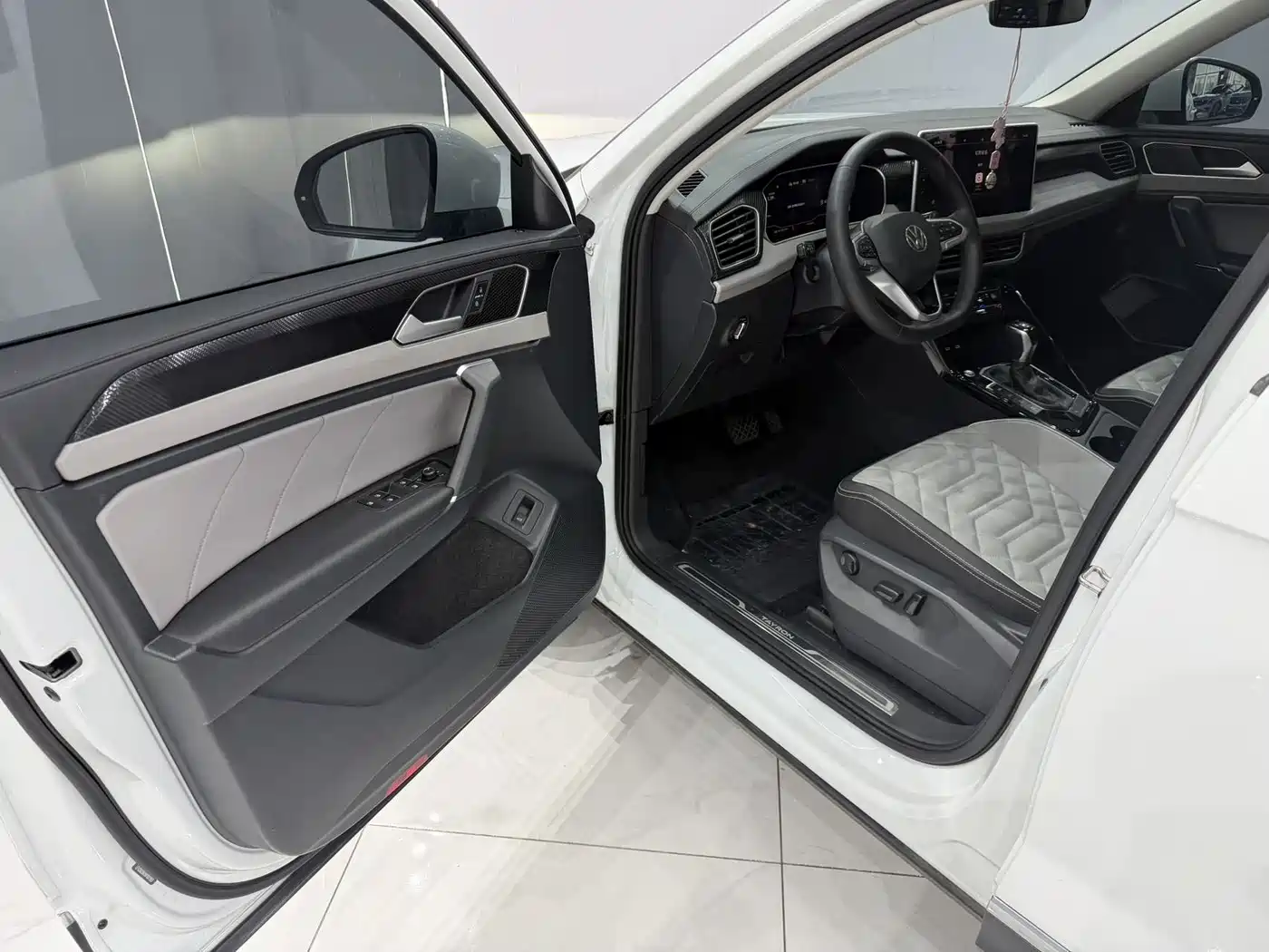 Volkswagen Tayron 2023 280TSI 2WD Luxury Plus Advanced Edition фото 7