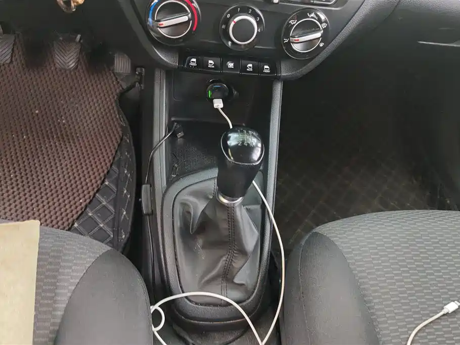 Hyundai Verna 2020 1.4L Manual GL Renewal Edition фото 16